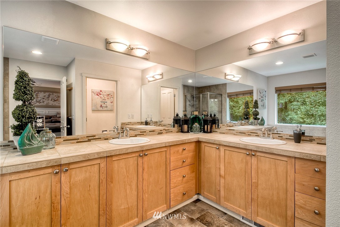 27352 Maple Ridge Way Southeast Maple Valley, WA 98038 - Photo 17 of 25