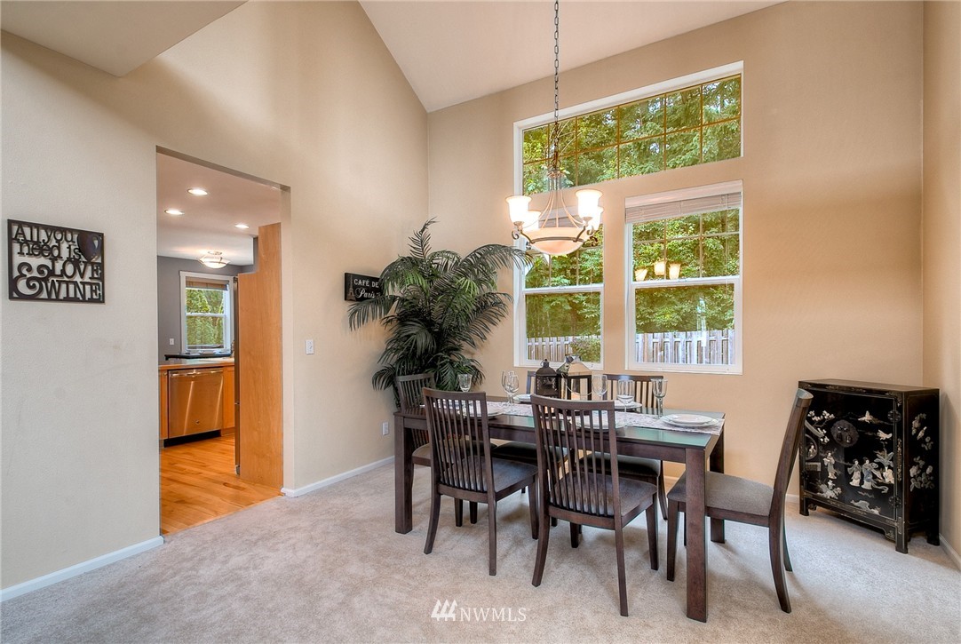 27352 Maple Ridge Way Southeast Maple Valley, WA 98038 - Photo 6 of 25
