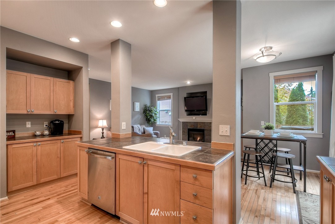 27352 Maple Ridge Way Southeast Maple Valley, WA 98038 - Photo 9 of 25
