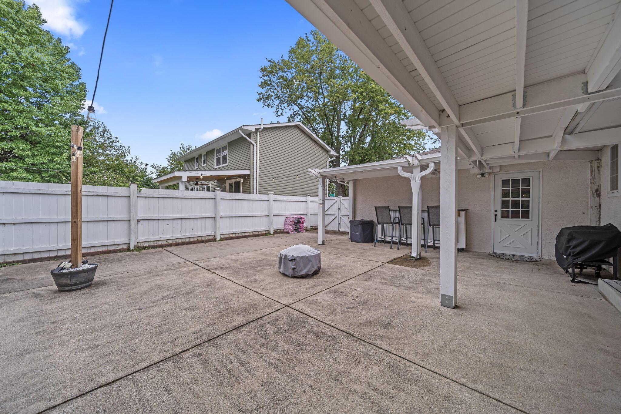 2785 Snouffer Road Columbus, OH 43235 - Photo 38 of 47 52-web-or-mls-DSC07303