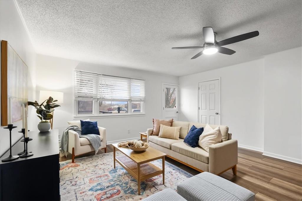 3636 Southwest Crane Road Lee's Summit, MO 64082 - Photo 5 of 27