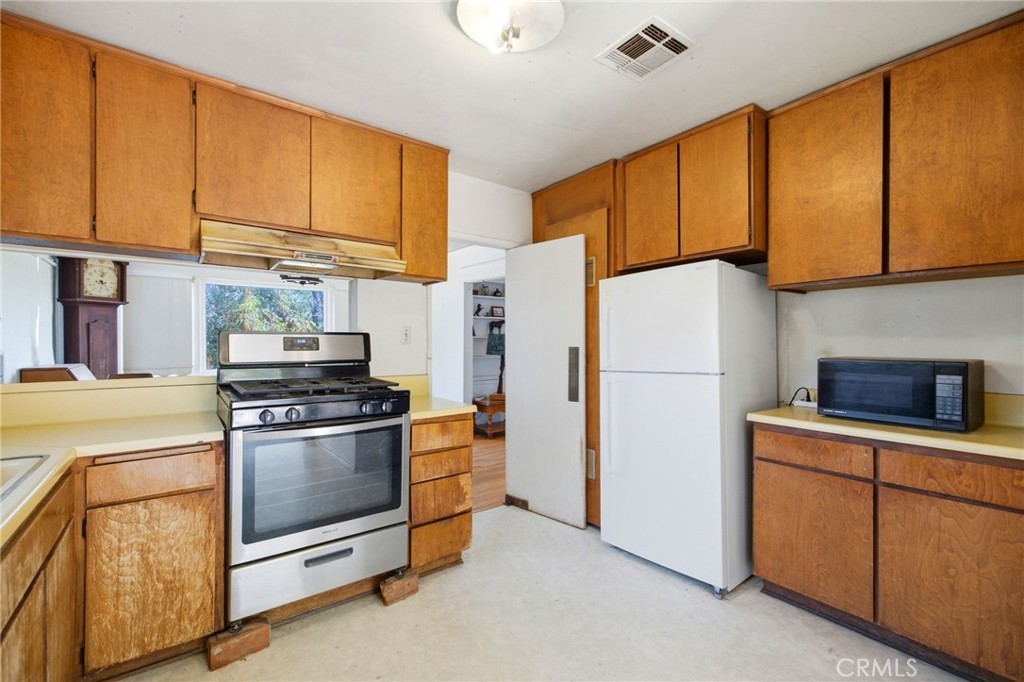 1464 Pacific Street Redlands, CA 92373 - Photo 12 of 32