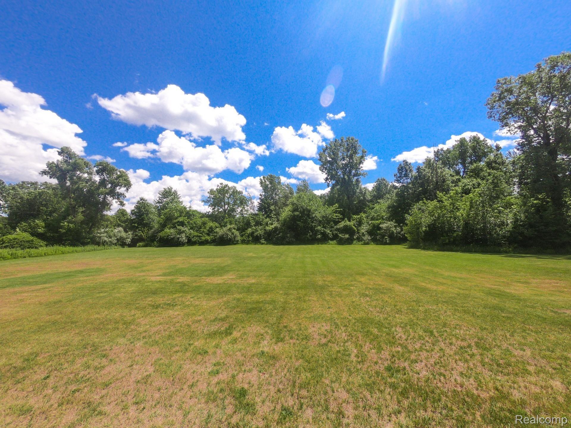 2719 Rauch Road Temperance, MI 48182 - Photo 4 of 25 4backyard.jpg