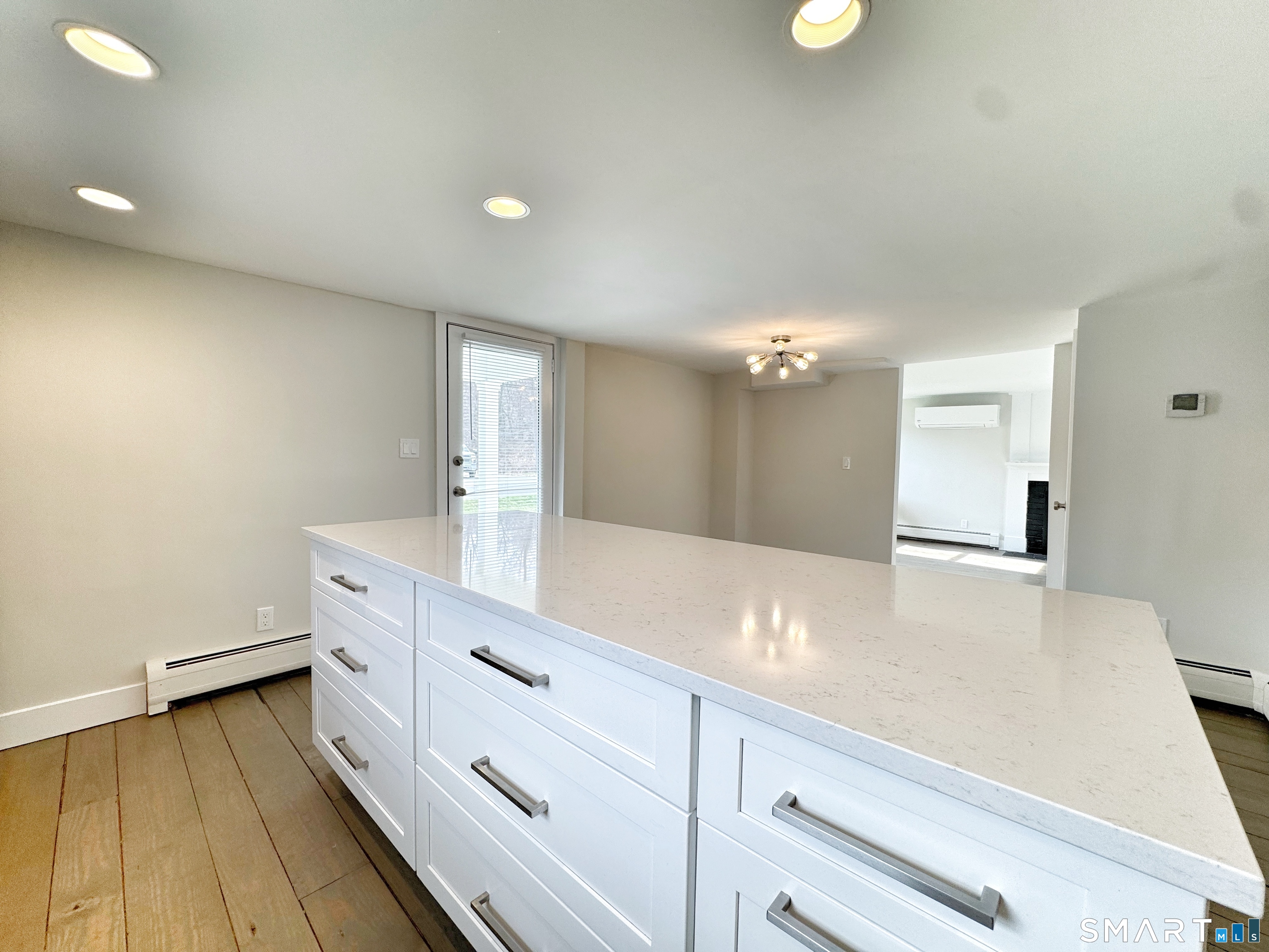 112 Georgetown Road Weston, CT 06883 - Photo 4 of 23