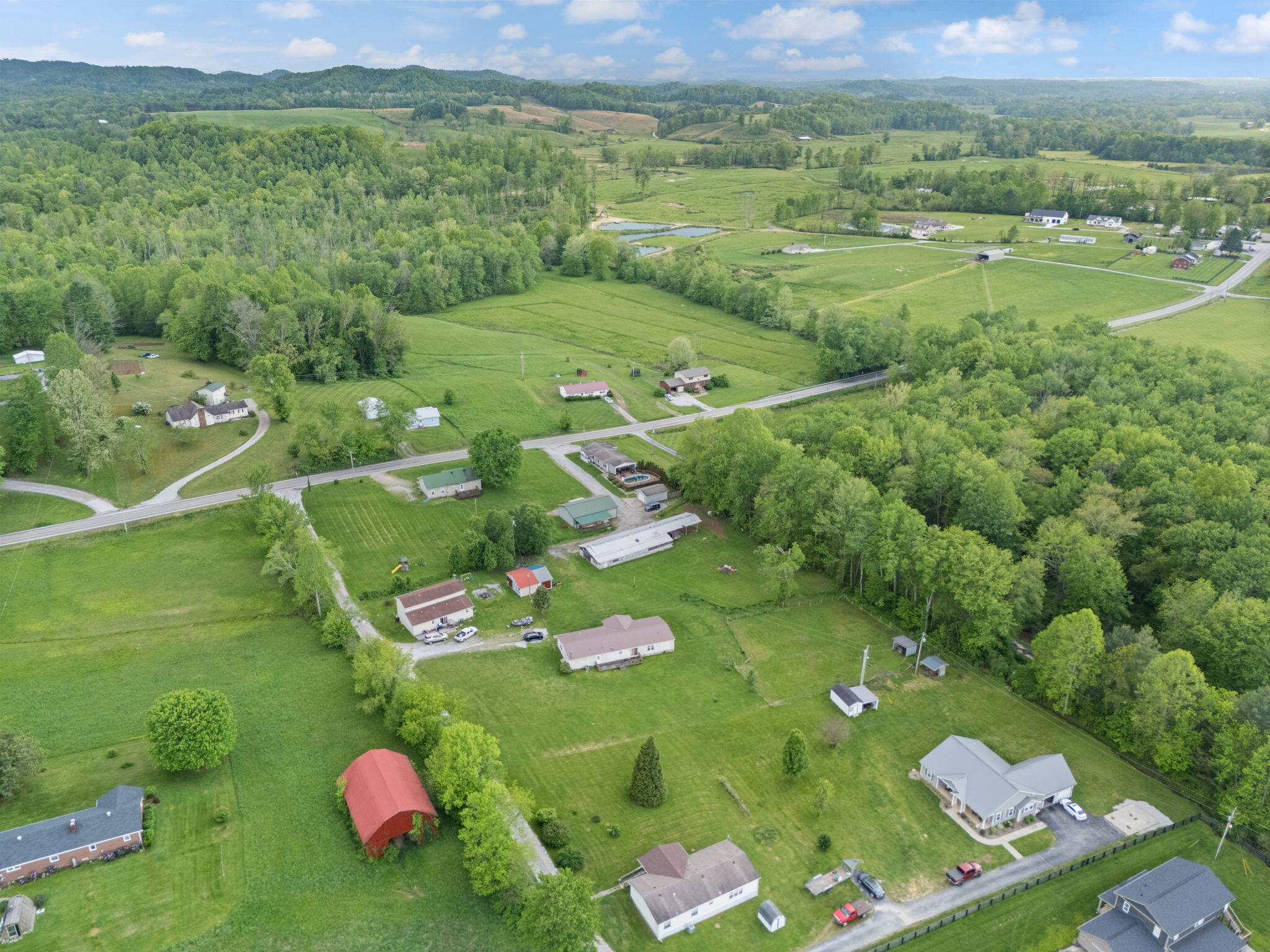 6800 East Laurel Road London, KY 40741 - Photo 66 of 71 70-web-or-mls-DJI_20250430150236_0225_D