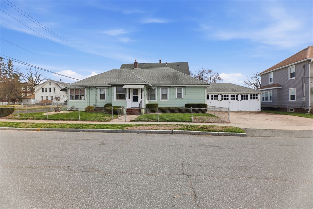 51 Trilby Avenue Chicopee, MA 01020 - Photo 3 of 42