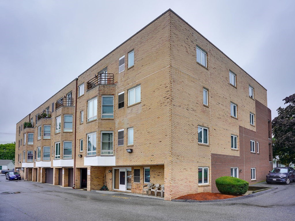 314 Riverside Avenue, Unit 204 Medford, MA 02155 - Photo 16 of 17