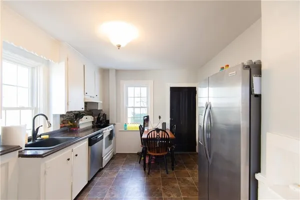 $3,000 | 21 Congdon Avenue, Newport, RI 02840