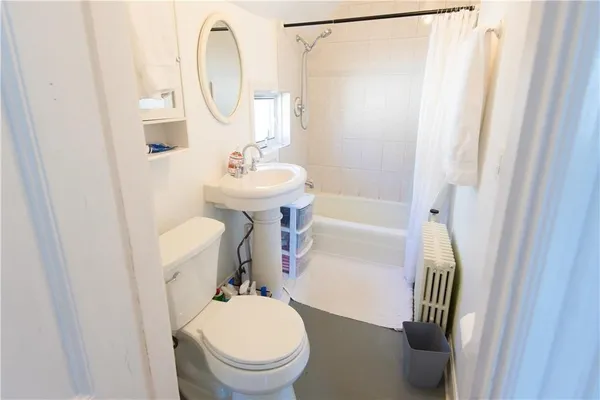 $3,000 | 21 Congdon Avenue, Newport, RI 02840