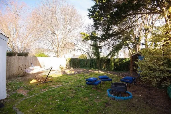 $3,000 | 21 Congdon Avenue, Newport, RI 02840