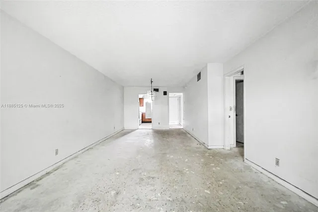 $110,000 | 700 Southeast 6th Avenue, Unit 304, Deerfield Beach, FL 33441