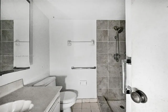 $110,000 | 700 Southeast 6th Avenue, Unit 304, Deerfield Beach, FL 33441