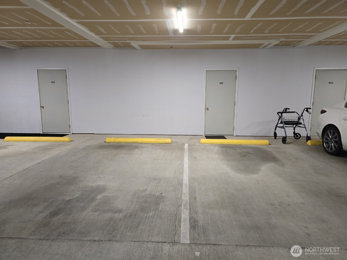 7207 210th Street Southwest, Unit 102 Edmonds, WA 98026 - Photo 14 of 14 a view of a bathtub in a room