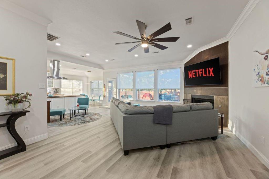 8613 Lakeside Drive Rowlett, TX 75088 - Photo 4 of 22