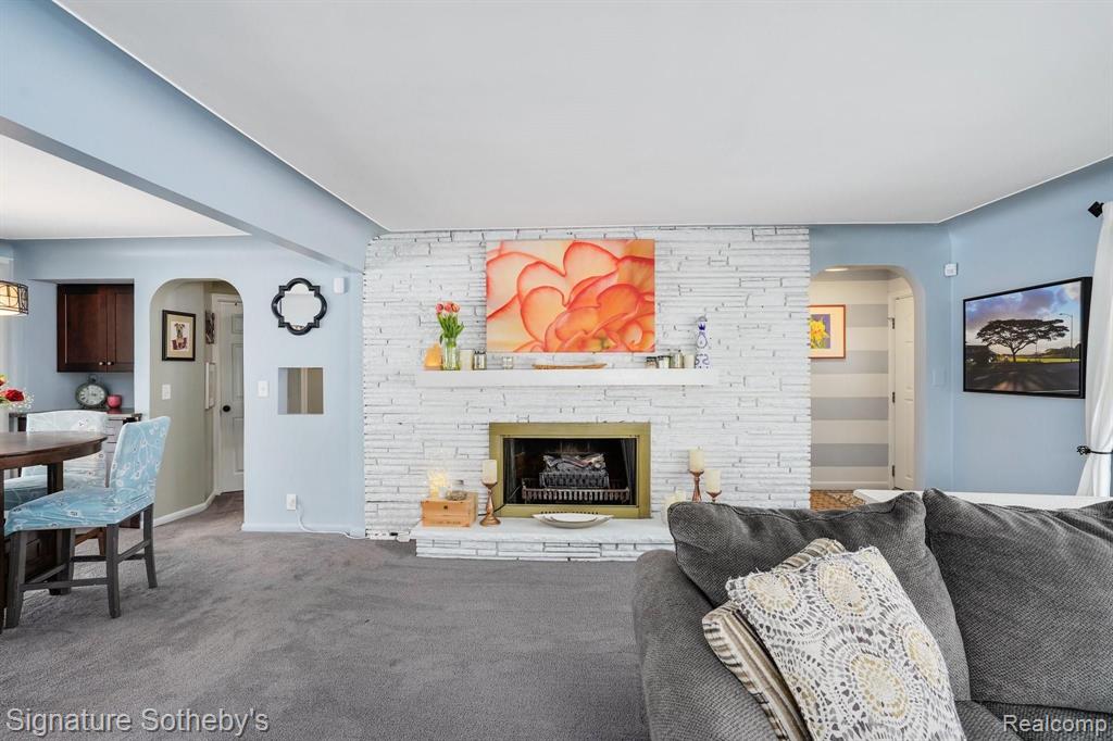 21127 Inkster Road Farmington Hills, MI 48336 - Photo 6 of 24