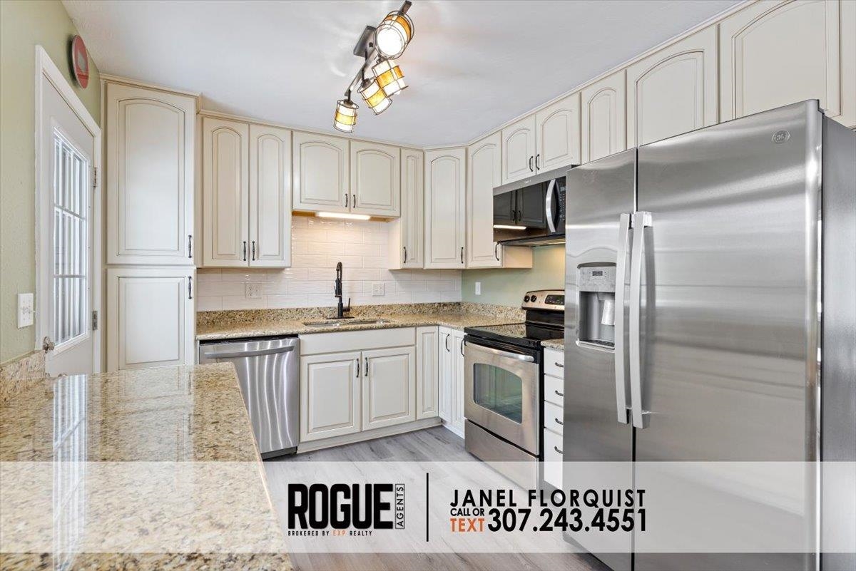 1951 North Piney Creek Road Casper, WY 82604 - Photo 12 of 37