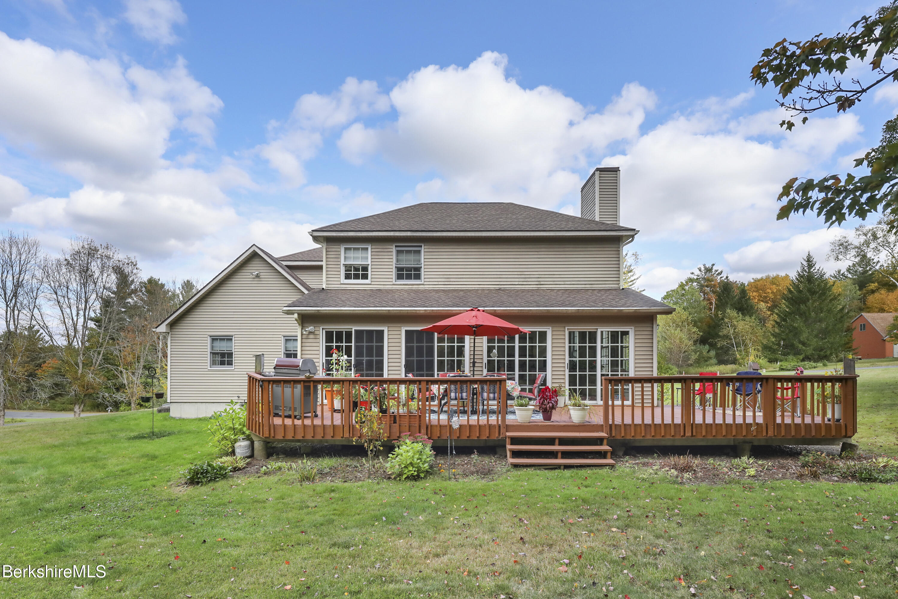 10 Lillybrook Road Pittsfield, MA 01201 - Photo 29 of 91 225 Exterior Back