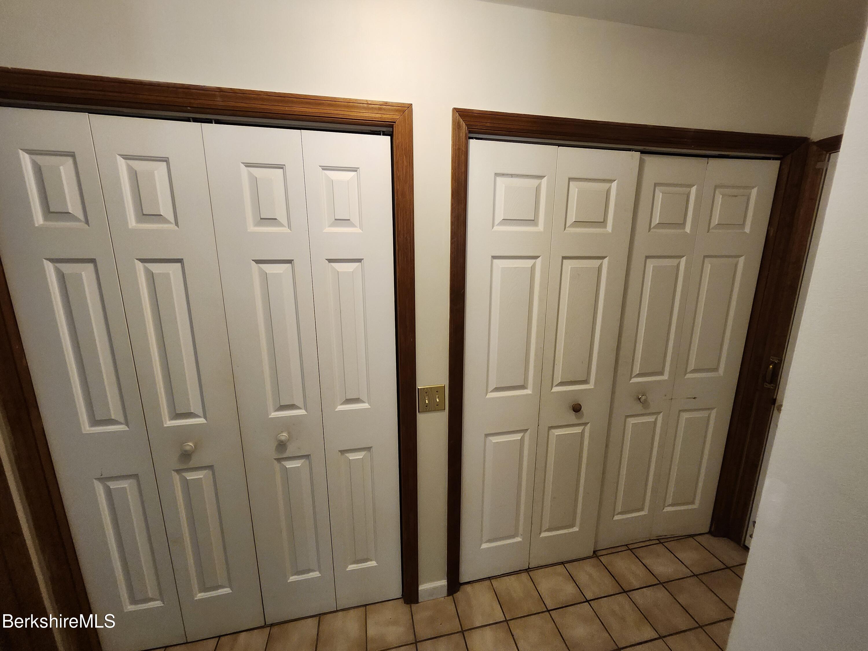 10 Lillybrook Road Pittsfield, MA 01201 - Photo 53 of 91 Laundry & Closet