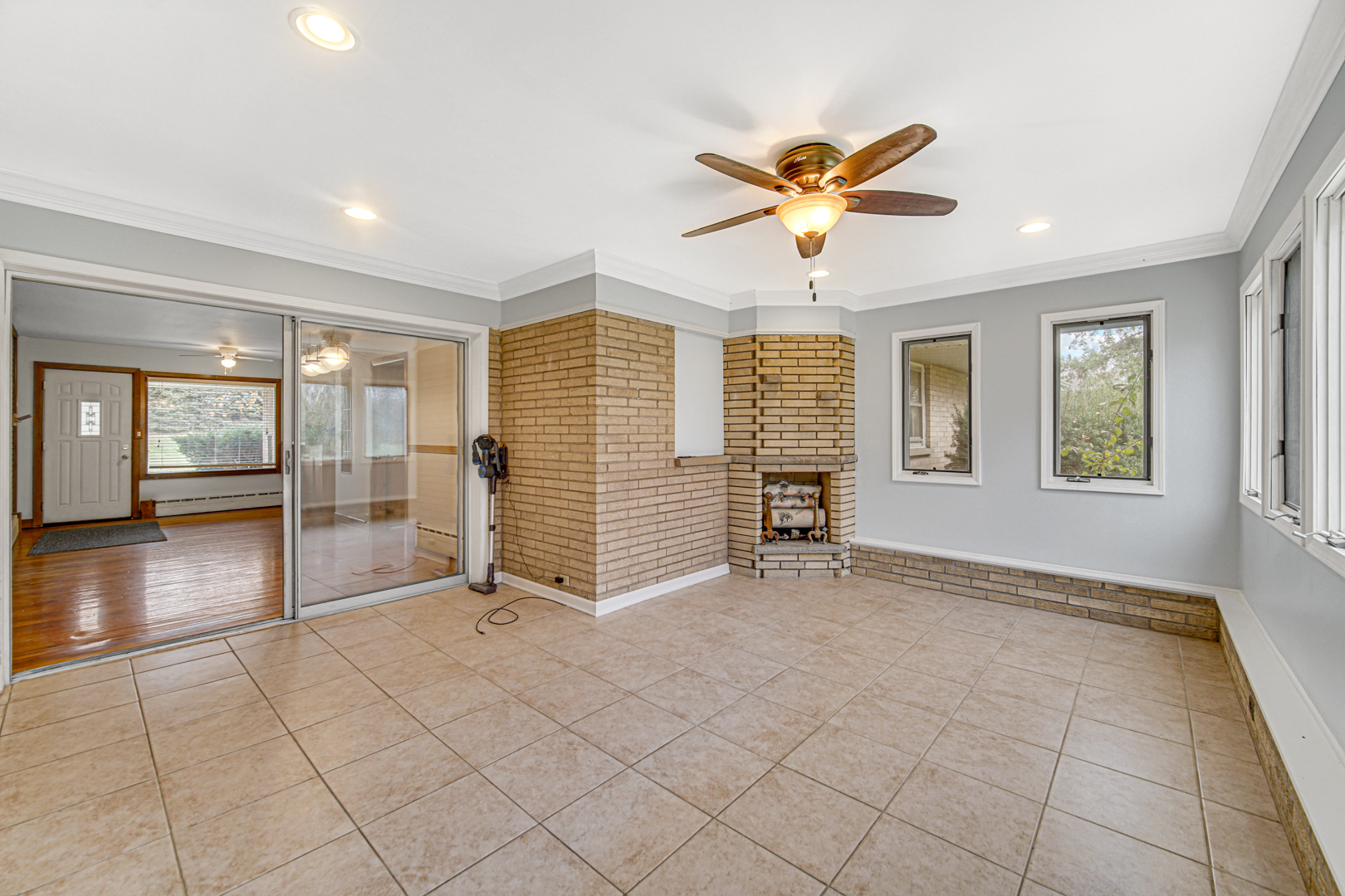 1965 Buckley Road Libertyville, IL 60048 - Photo 3 of 25