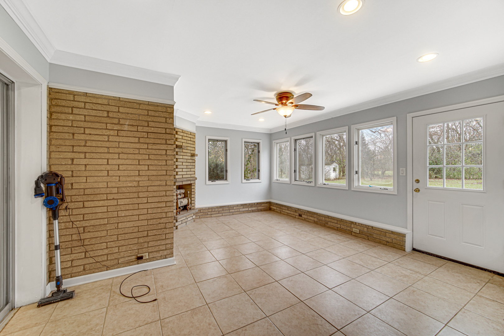 1965 Buckley Road Libertyville, IL 60048 - Photo 4 of 25