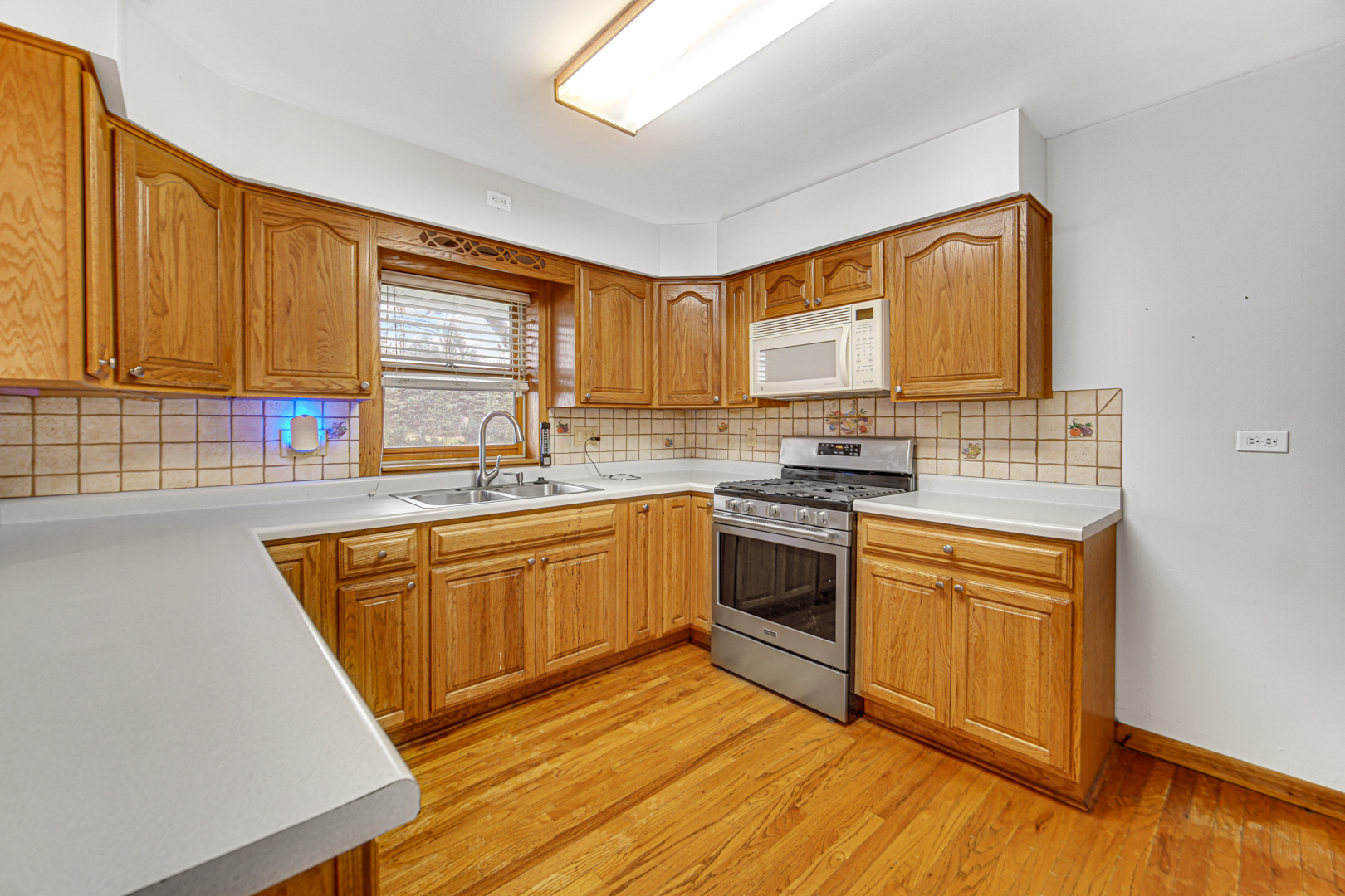 1965 Buckley Road Libertyville, IL 60048 - Photo 9 of 25