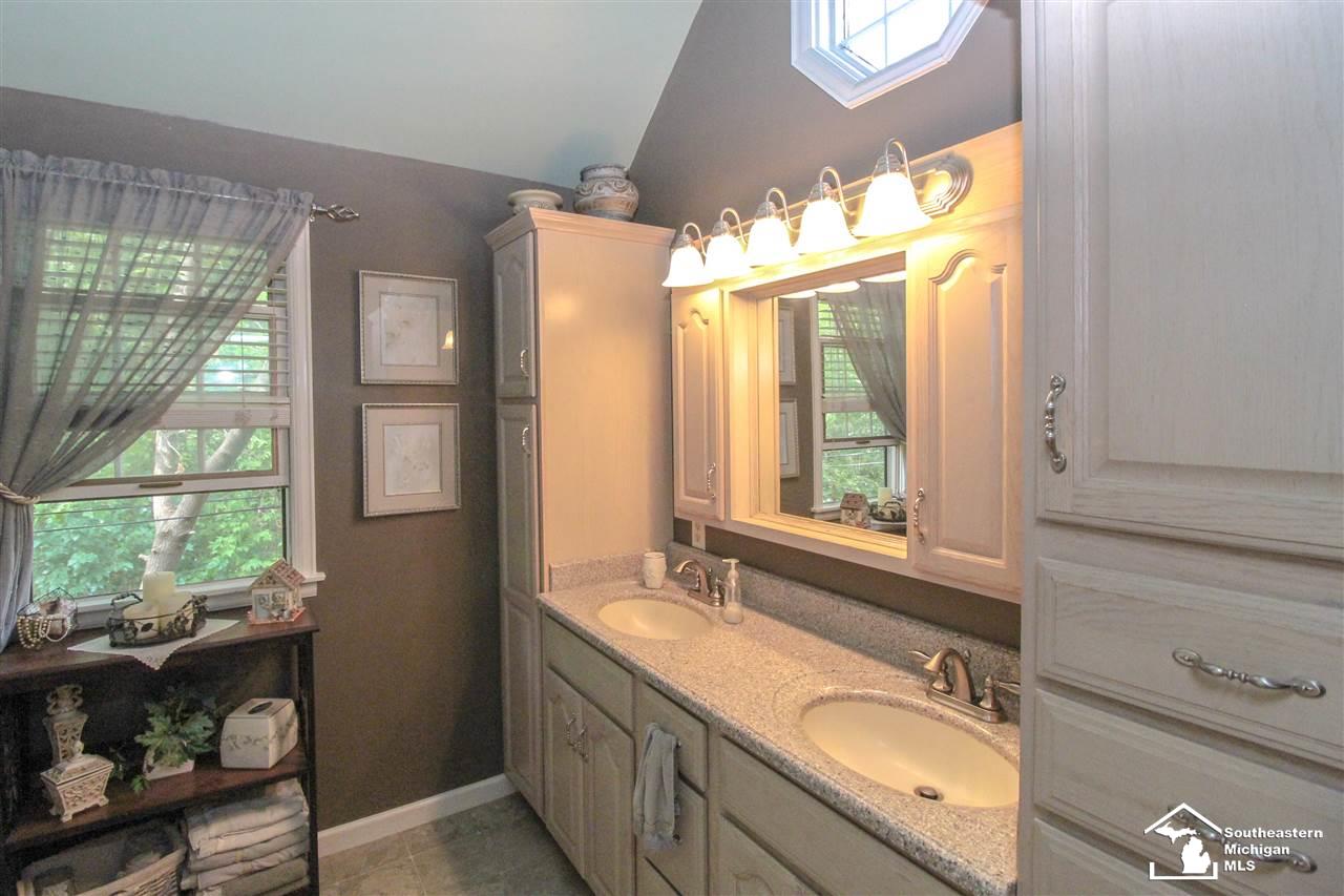 2813 West Rauch Temperance, MI 48182 - Photo 21 of 41 50023994-20.JPG