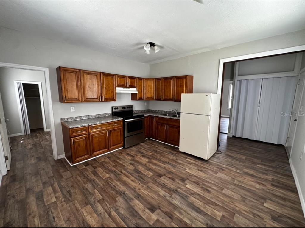 1001 Northeast 1st Street Mulberry, FL 33860 - Photo 8 of 37