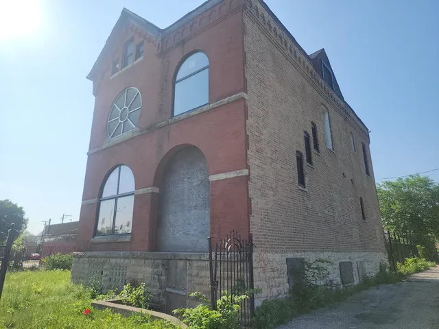 $174,900 | 311 West Garfield Boulevard, Chicago, IL 60621