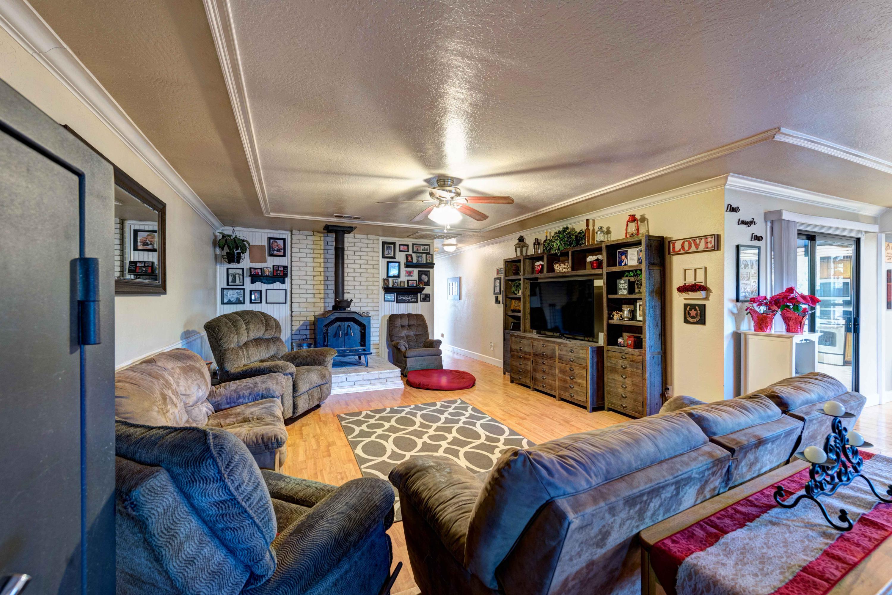 2173 Rancho Road Redding, CA 96002 - Photo 3 of 28 GraceAstonPhotography-7