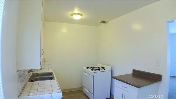 $824,900 | 5552 Lewis Avenue, Long Beach, CA 90805