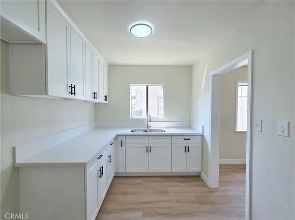 $824,900 | 5552 Lewis Avenue, Long Beach, CA 90805