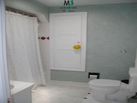 1537 Hampton Road Grosse Pointe, MI 48236 - Photo 9 of 9 783034-8.JPG