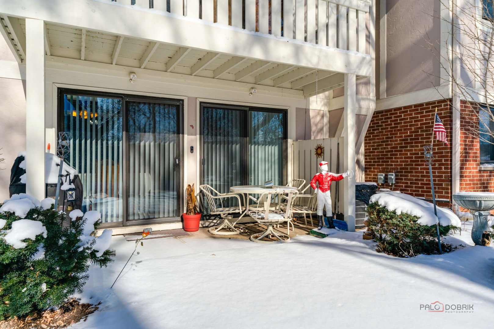 1157 Middlebury Lane, Unit B1 Wheeling, IL 60090 - Photo 17 of 18 a view of sitting area of a house