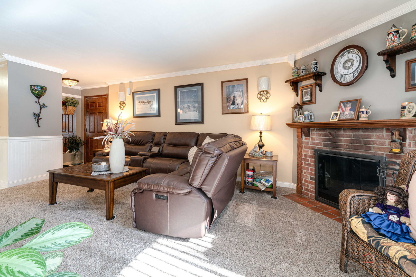 1157 Middlebury Lane, Unit B1 Wheeling, IL 60090 - Photo 6 of 18 a living room with furniture and a fireplace