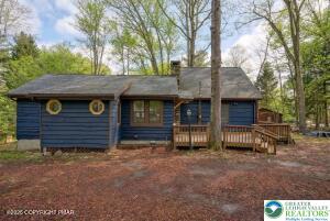 8 Button Wood Road Lake Harmony, PA 18624 - Photo 4 of 50