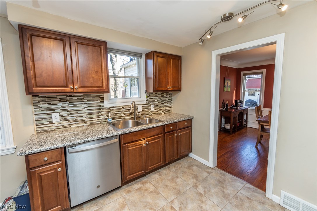 4101 Bushnell Road University Heights, OH 44121 - Photo 9 of 23