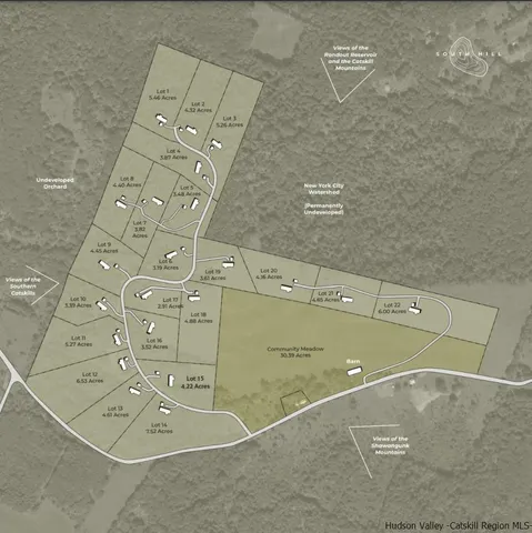 a view of a house with backyard and garden