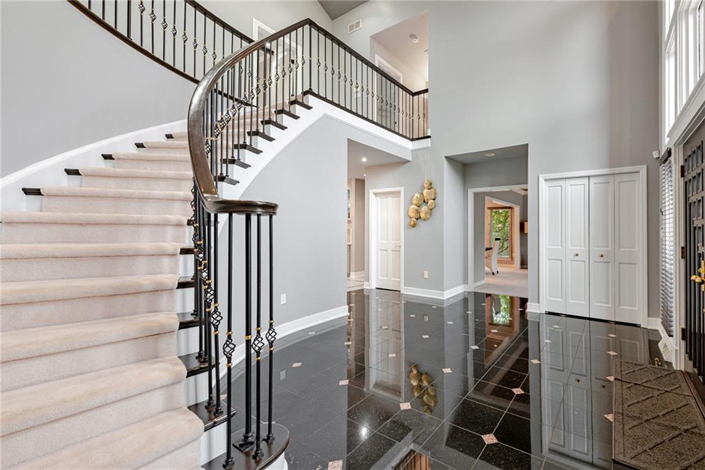 904 Settlers Ridge Road Pittsburgh, PA 15238 - Photo 3 of 25 Gallery Image 3