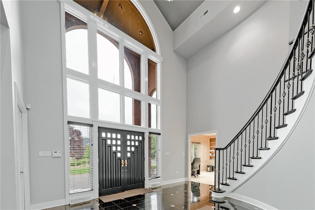 904 Settlers Ridge Road Pittsburgh, PA 15238 - Photo 4 of 25 Gallery Image 4