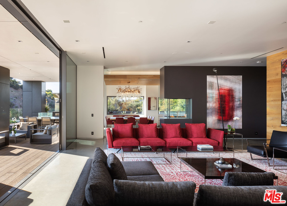 2341 Gloaming Way Beverly Hills, CA 90210 - Photo 6 of 23