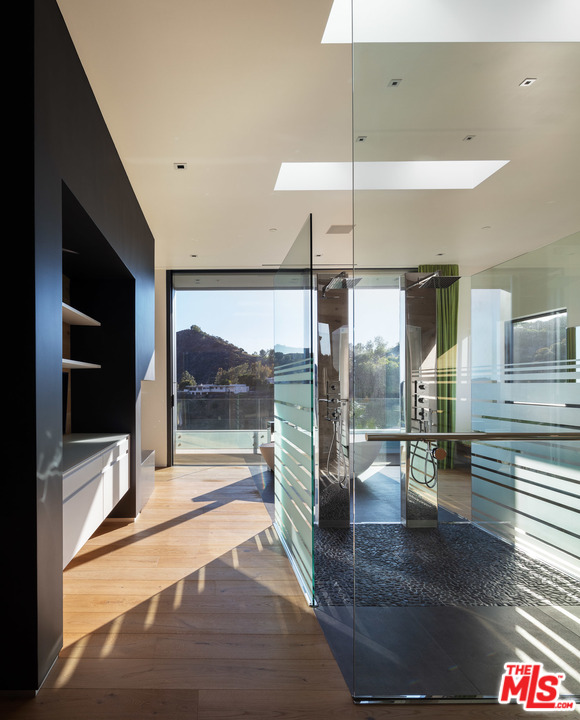 2341 Gloaming Way Beverly Hills, CA 90210 - Photo 9 of 23