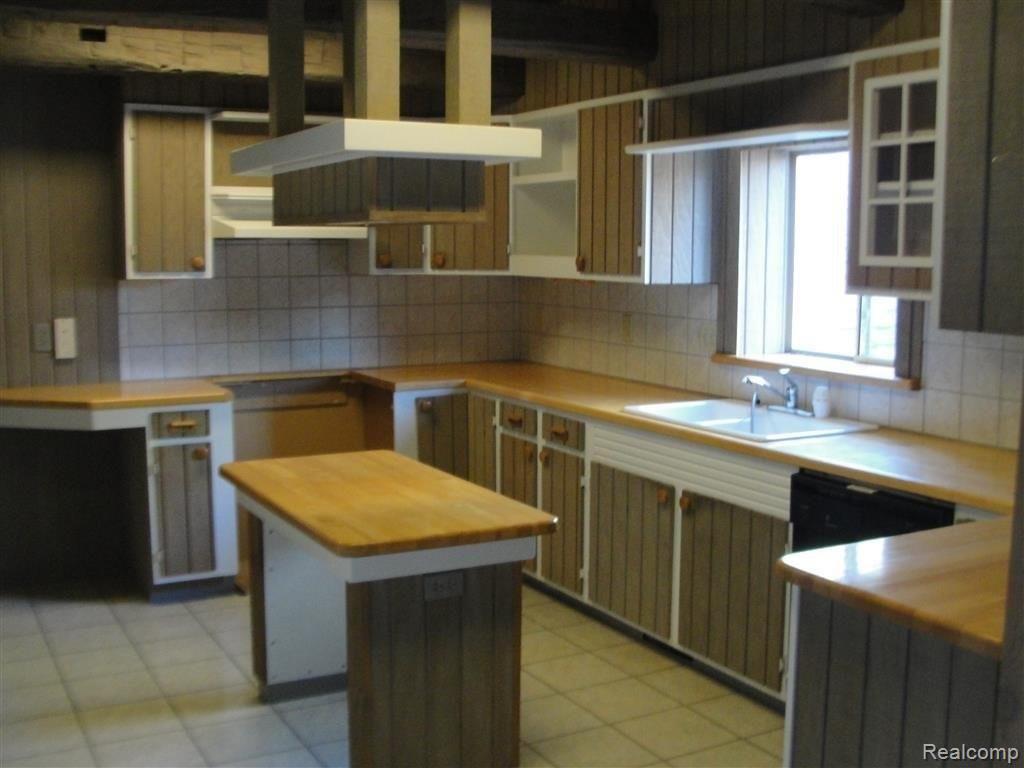 12435 Fish Lake Road Holly, MI 48442 - Photo 8 of 12 fishkitchen.JPG