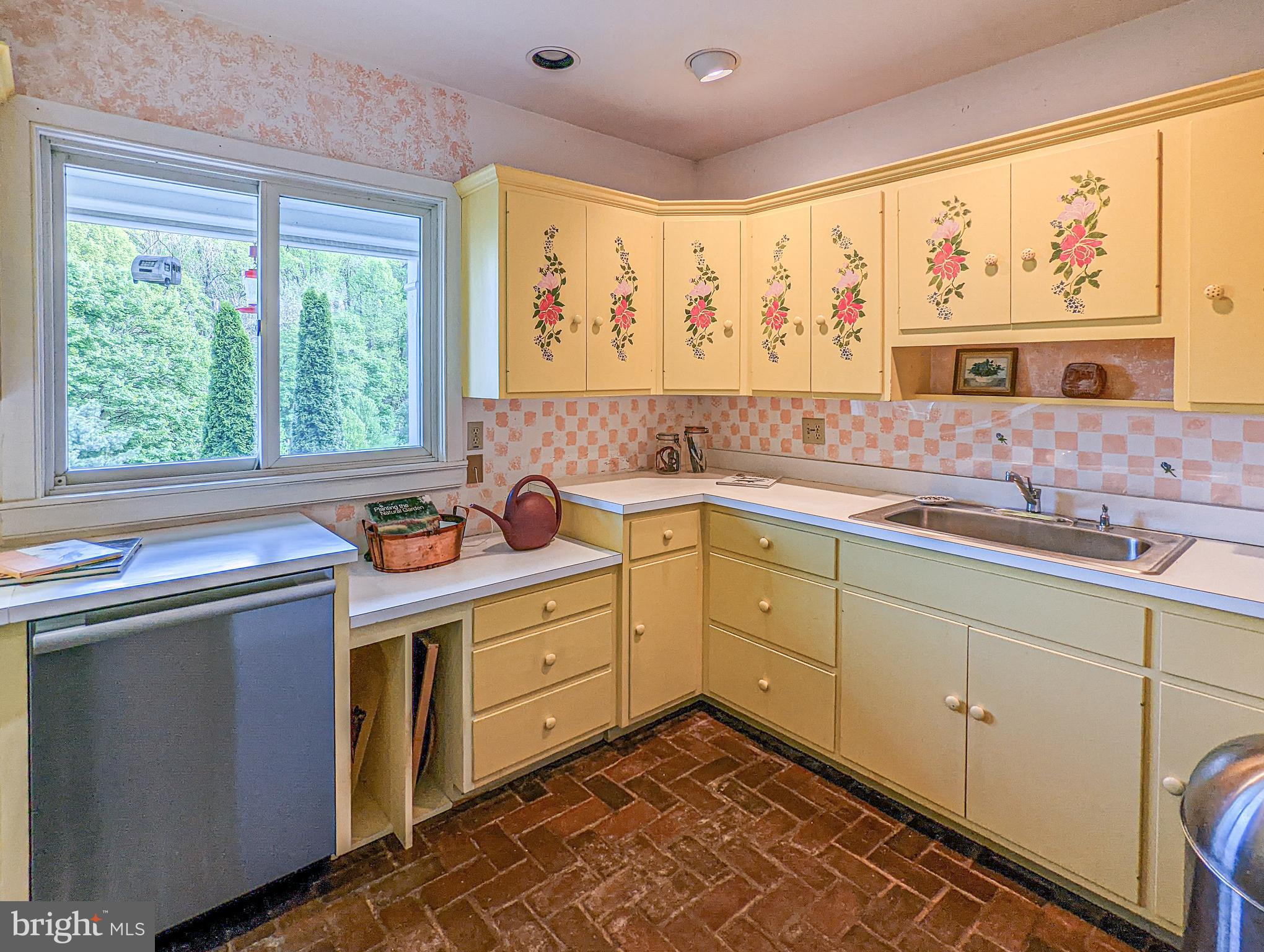 656 St Matthews Road Chester Springs, PA 19425 - Photo 29 of 66 Butler Pantry with dishwasher, sink and laundry