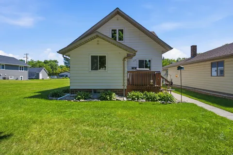 $199,000 | 218 1st Street Northeast, Clara City, MN 56222
