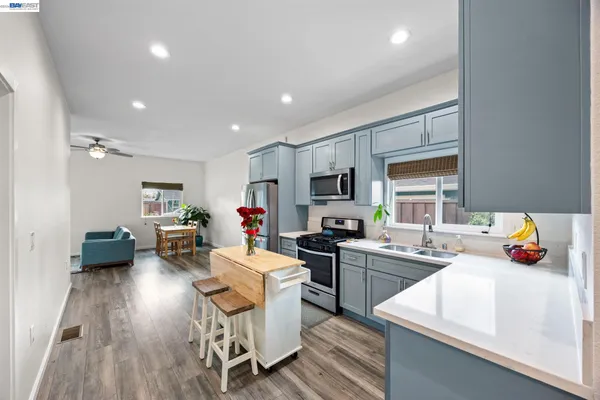 $899,000 | 560 North M Street, Livermore, CA 94551