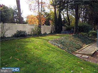 1072 Hawthorn Road Allentown, PA 18103 - Photo 12 of 12 Exterior Back