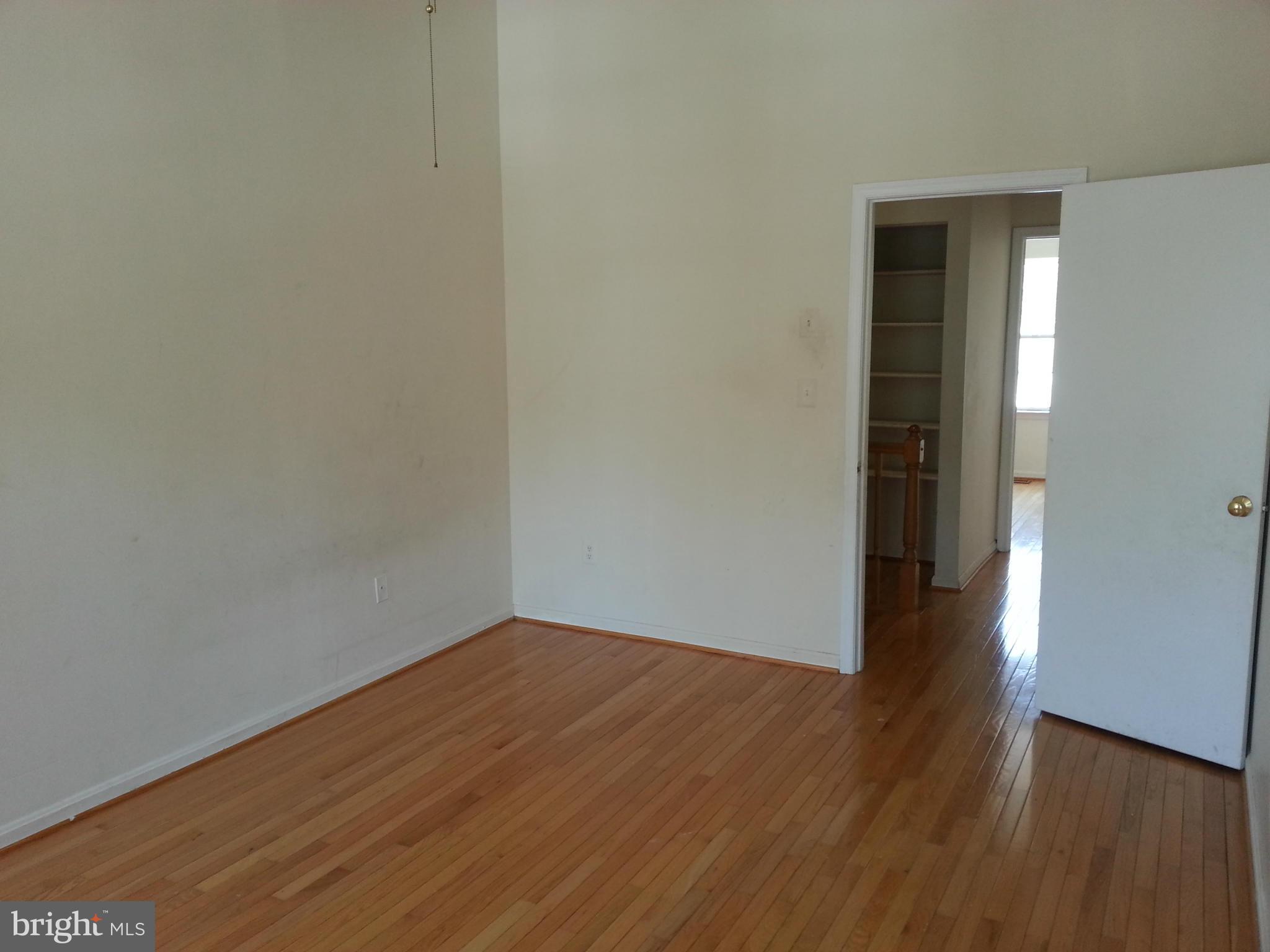 2740 Hunters Gate Terrace Silver Spring, MD 20904 - Photo 3 of 20 Living Room