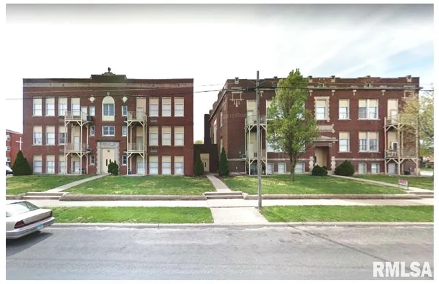 $1,149,800 | 218220 South Broad Street, Unit AL, Carlinville, IL 62626