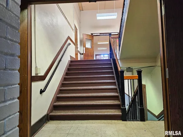 $1,149,800 | 218220 South Broad Street, Unit AL, Carlinville, IL 62626