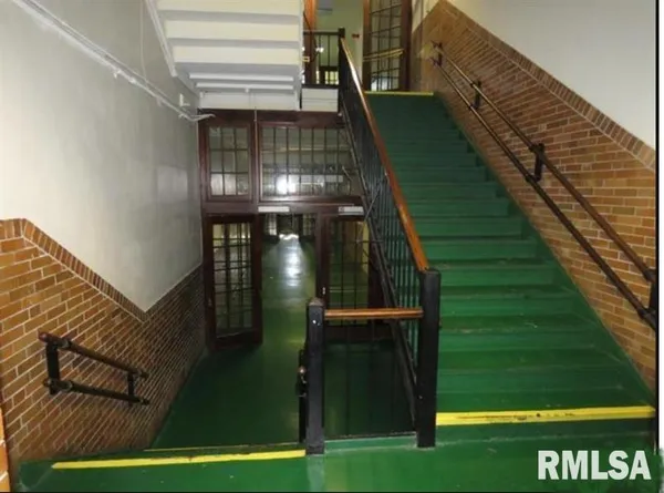 $1,149,800 | 218220 South Broad Street, Unit AL, Carlinville, IL 62626